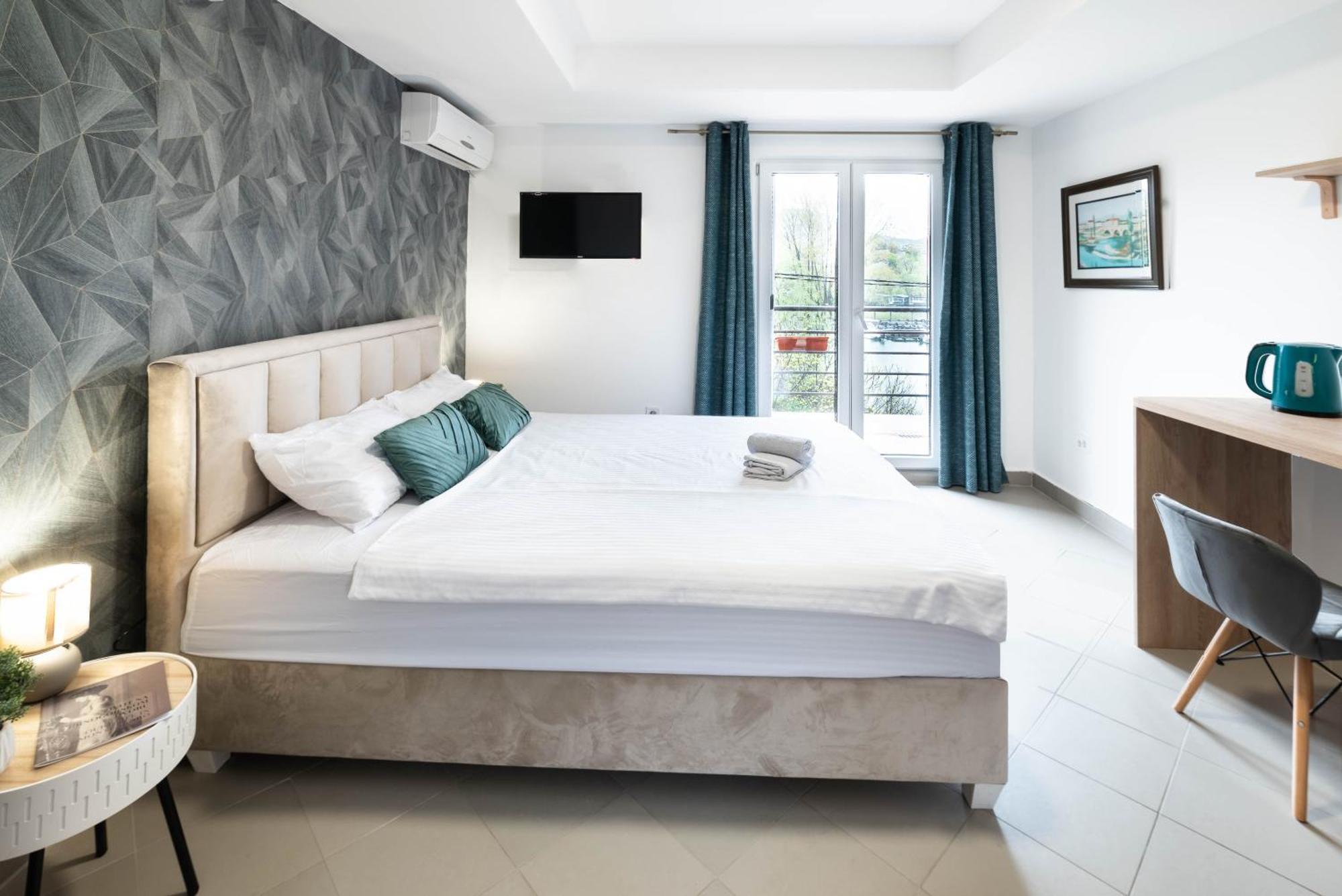 Studio Apartment Cudo Nevidjeno Karuc Bagian luar foto